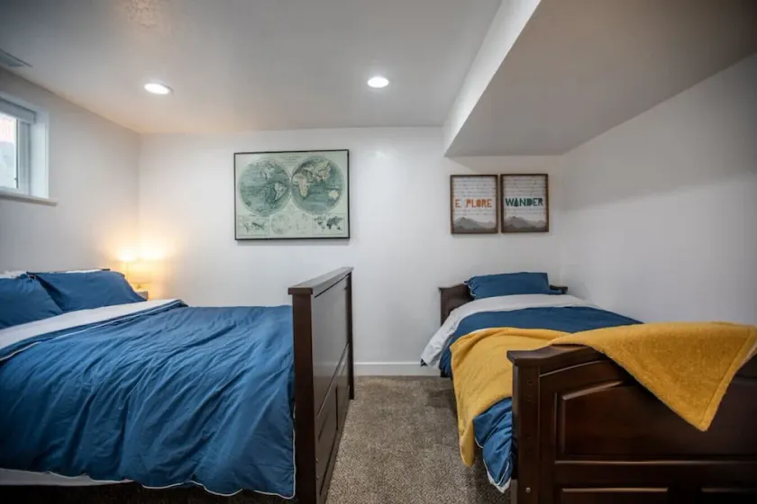 Long Stays: Pet-Friendly with Yard, Great Location - Image 1