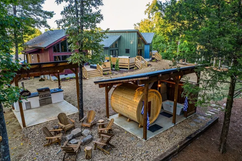 3 Cabins w/ Sauna, Hot Tubs, Pickleball, & Golf! - Image 1