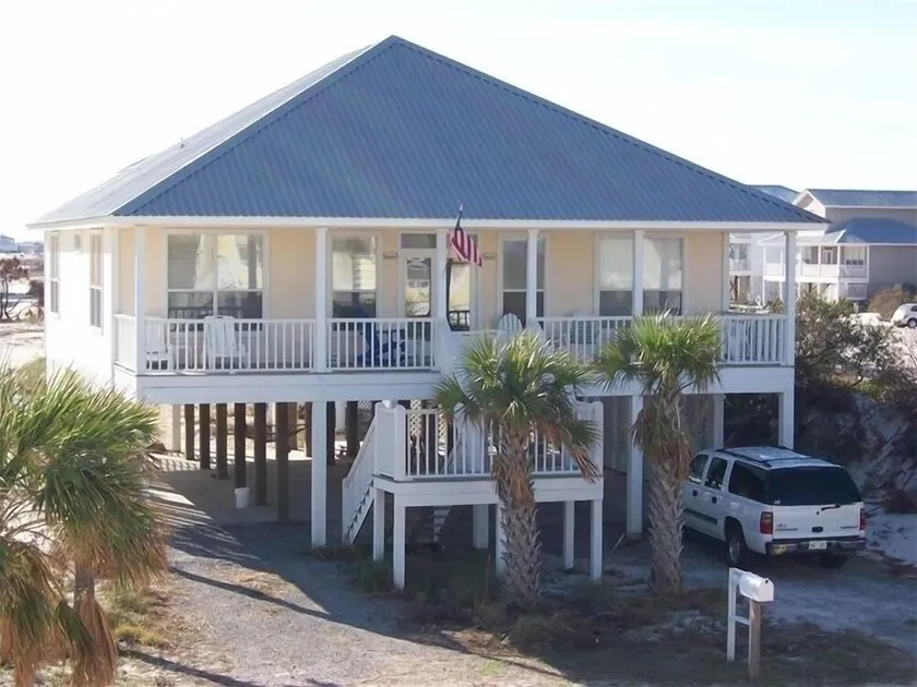 Morgan's Escape is the best location. Close to beach and pool!!! - Image 1