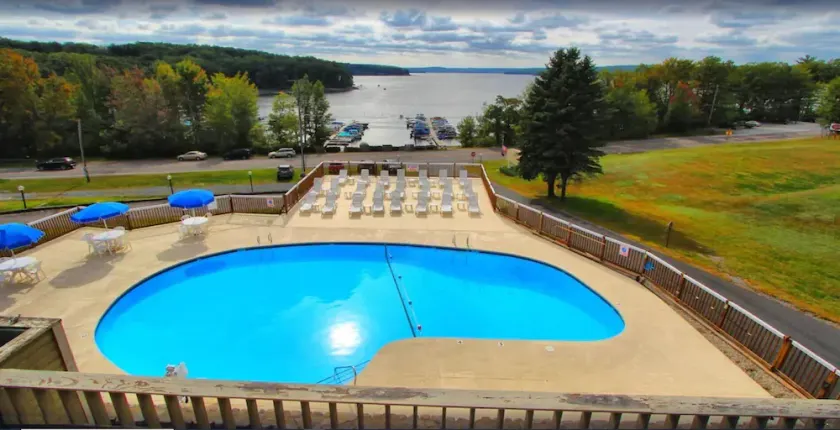 Tanglwood Resort - 1BR/1BA - Right Next to Beautiful Lake Wallenpaupack - Image 1