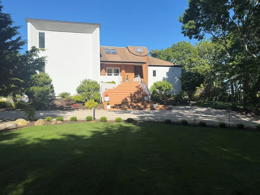 Private 2.1 acre gated home with heated pool and tennis & pickleball court - Image 1