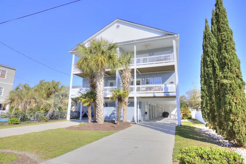Stairway to Havens North - Stunning Attached Coastal Home- Just a Quick Golf Cart Ride to the Beach! - Image 1
