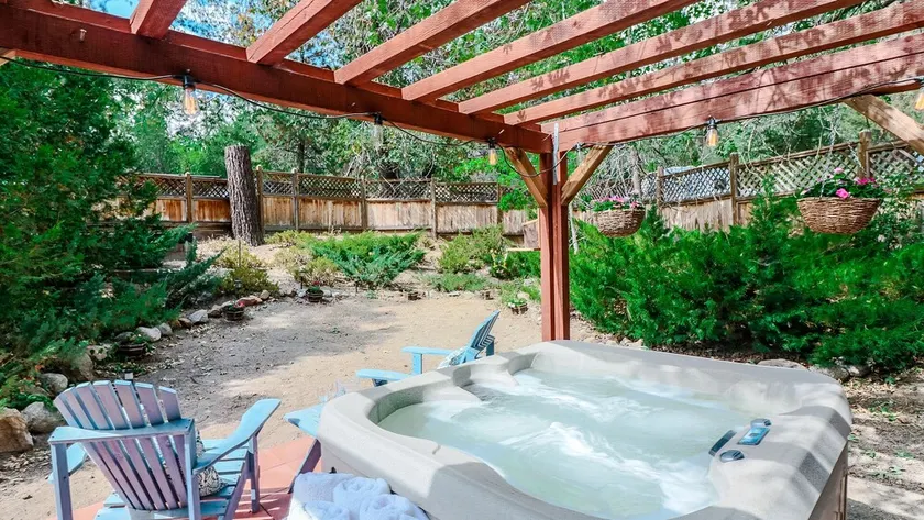Idyllwild Dairy Cottage: Studio romantique et charmant avec spa! - Image 1