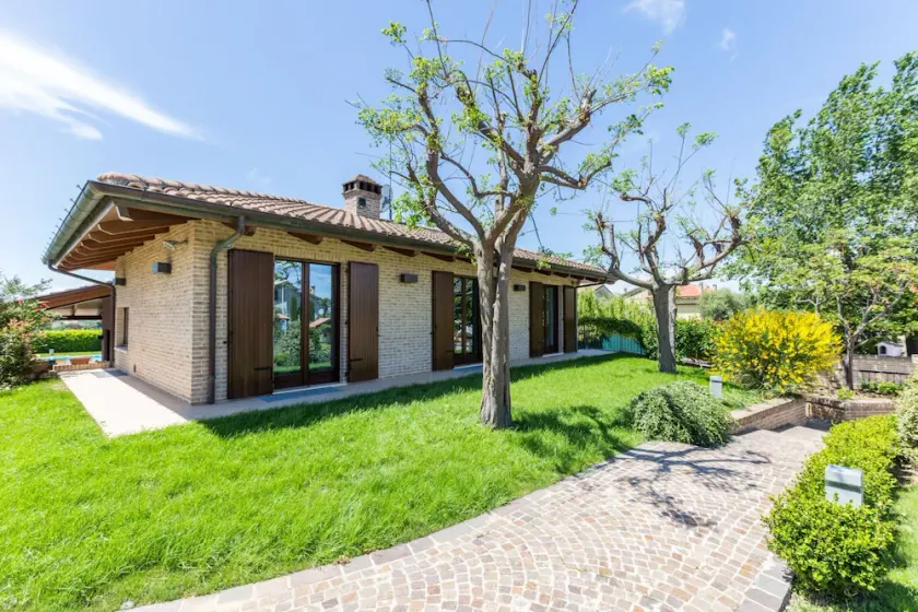 Villa mit Grill, Garten und privatem Pool - Image 1