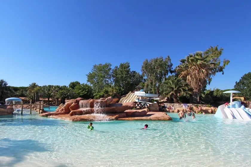 ZEcamping 4 étoiles avec parc aquatique club enfant animations sauna hammam - Image 1