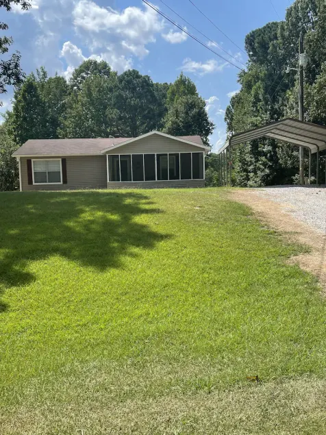 Cabin near boat ramp at Sardis Lake - Image 1