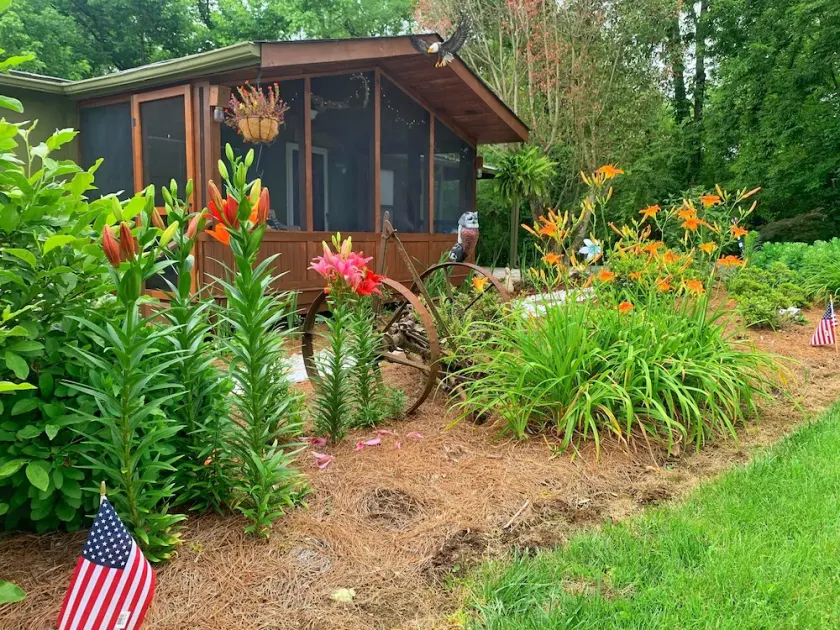 Mule Town Cottage, Historic Columbia TN. 3BR/2BA - Image 1