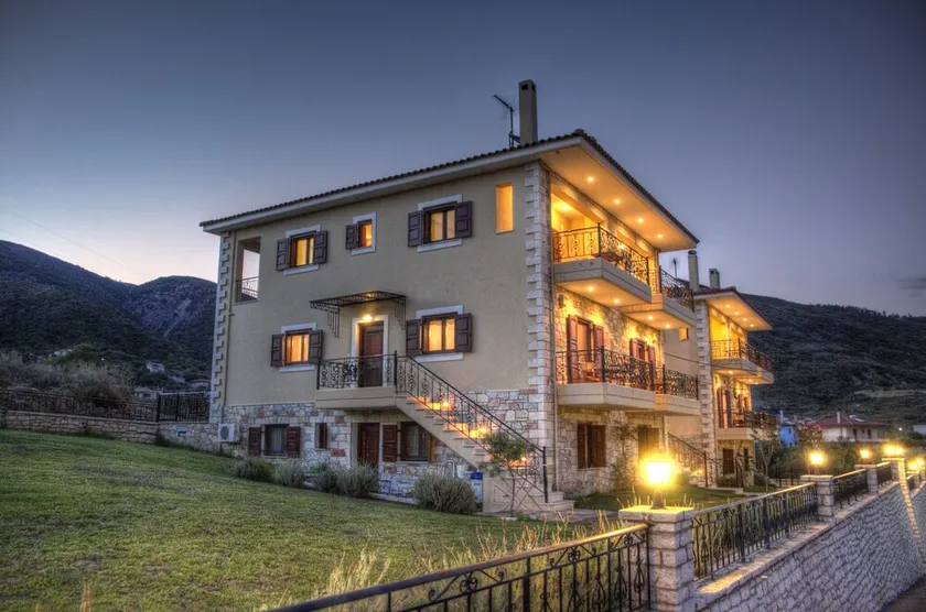 Villa di lusso, vista panoramica sul mare, un ambiente tranquillo, vicino alla città di Nafpaktos - Image 1
