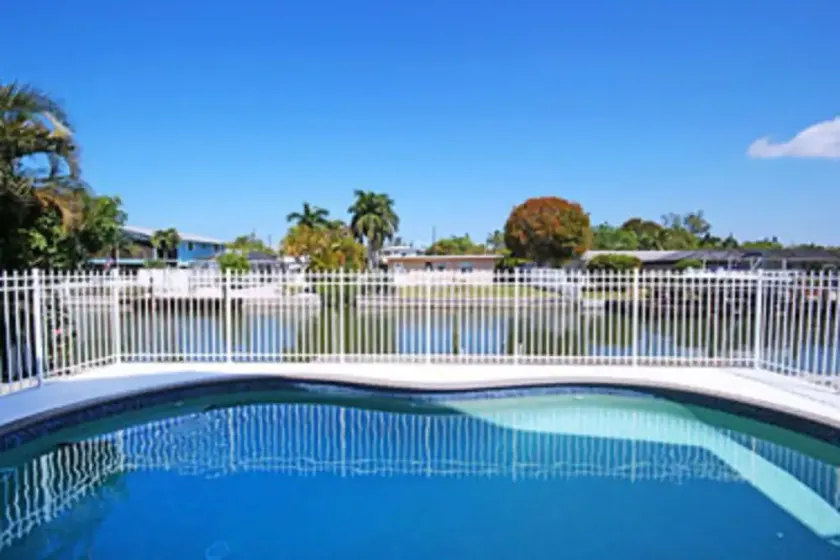 Récemment rénové! Piscine privée - 3BR / 3BA - Image 1
