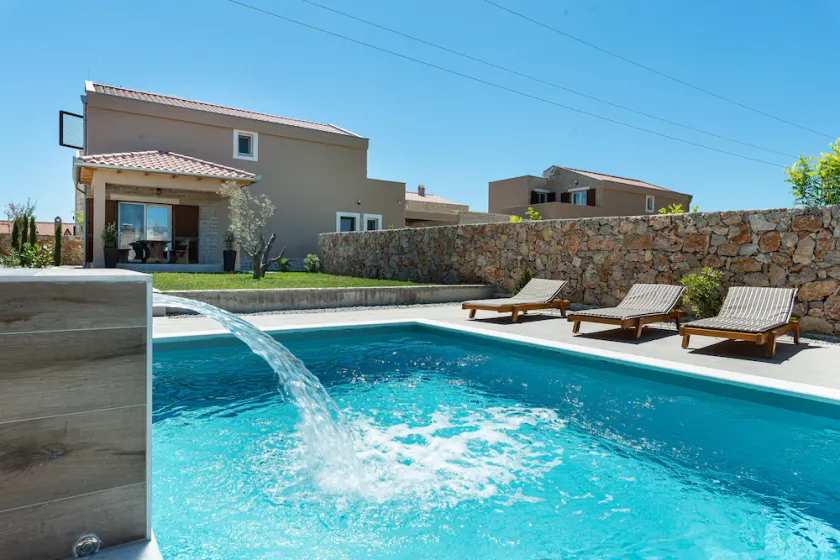 Luxury villa with swimming pool, sandy beach - TRAVELER Reiseburo Krk - ID 2380 - Image 1