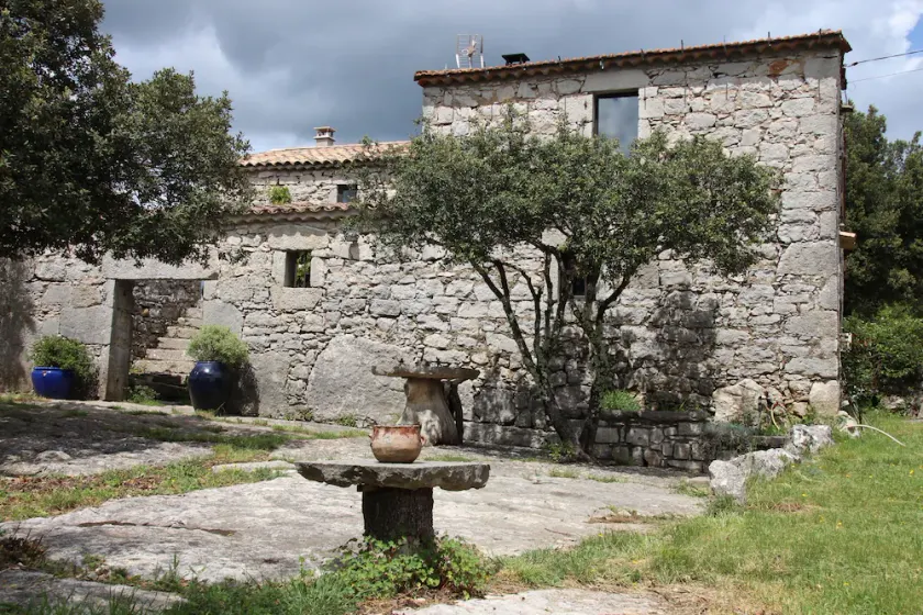Old stone house completely renovated for 6 people - Image 1