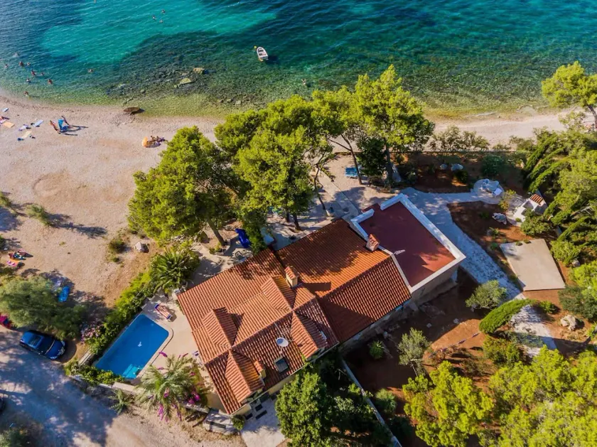 Deluxe Villa Sirena on the beach with Pool - Image 1