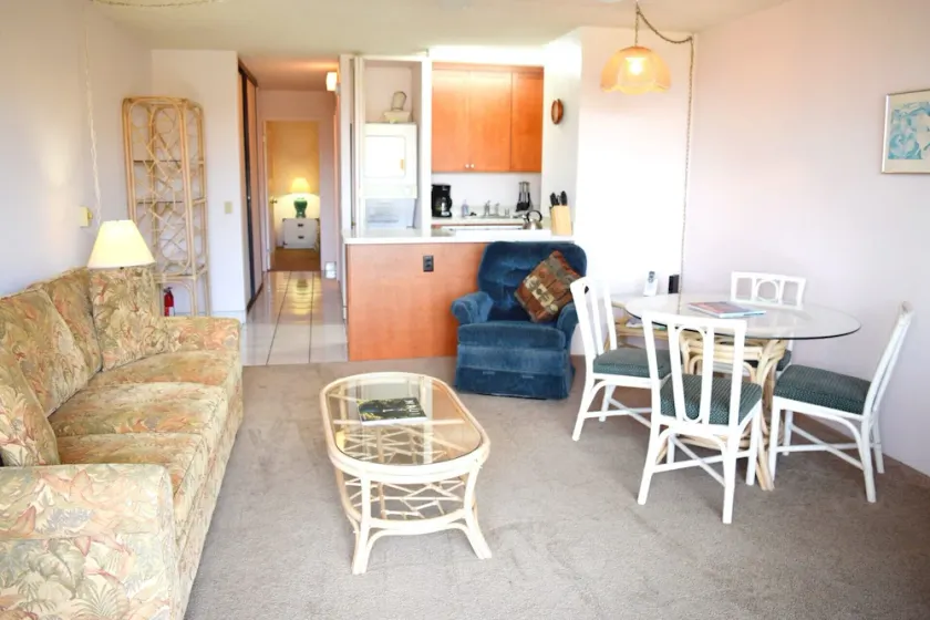 Budget Friendly Condo Surplombant la piscine - Image 1