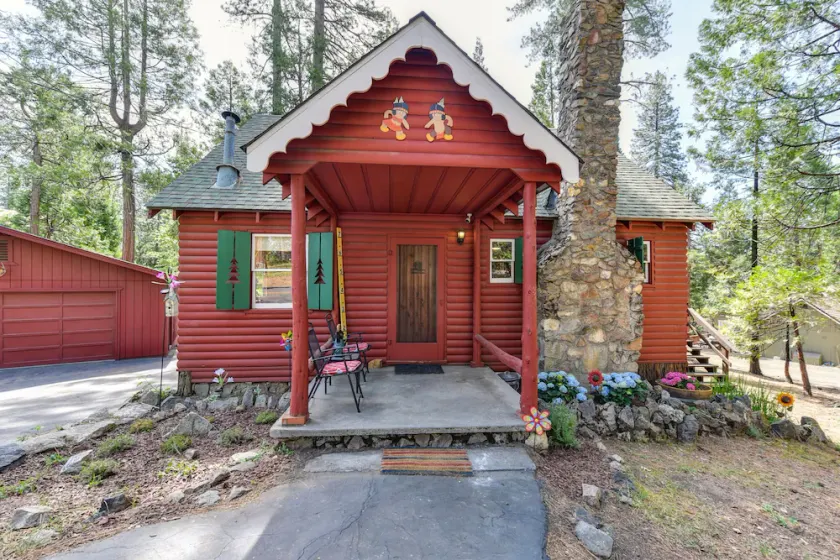 Cozy Cabin! Family Friendly! Games! Dogs Welcome! Close to Skiing & Twain Harte! - Image 1
