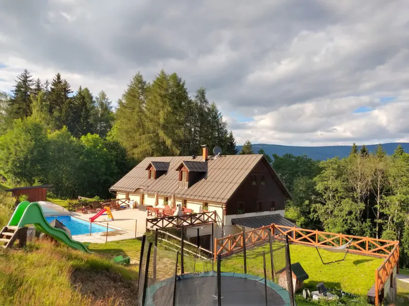 Intero cottage con piscina, per un massimo di 20 ospiti - Image 1