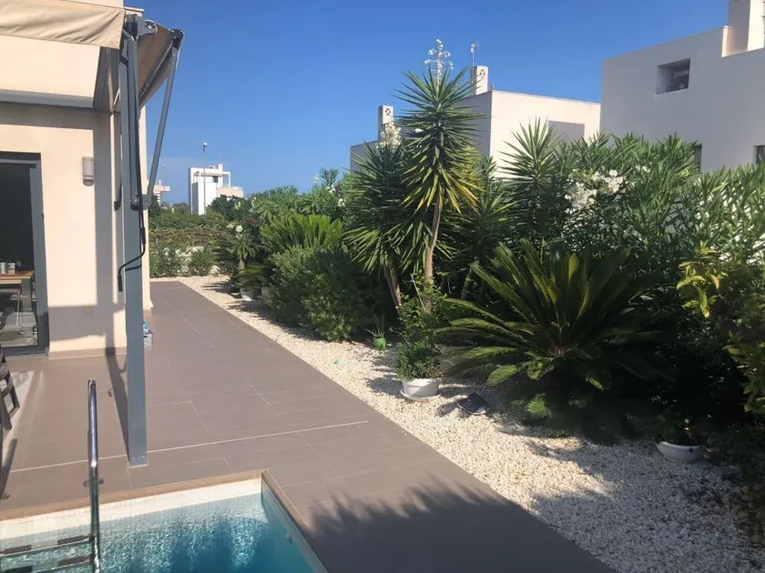 Stunning villa, large private pool, 8' from beautiful beach - Image 1