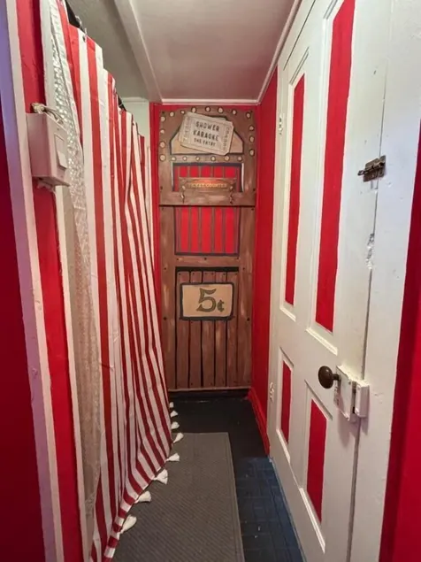 Salida Cirque-Haus - Image 1