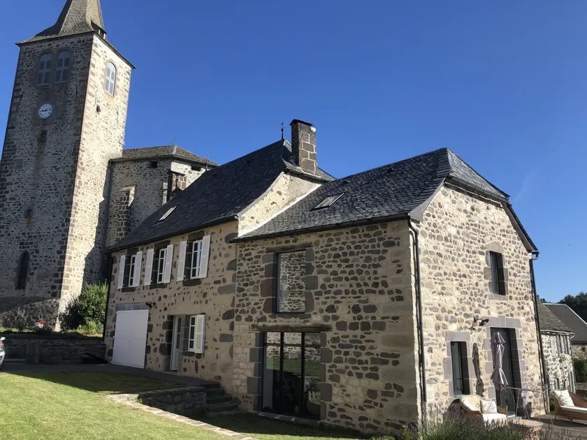 Typical Cantal house in pretty village at 1000m altitude! Comfort/cosy - Image 1