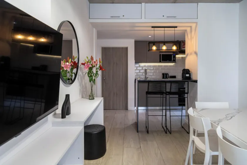 BT Homes - Palermo, Oro - Image 1