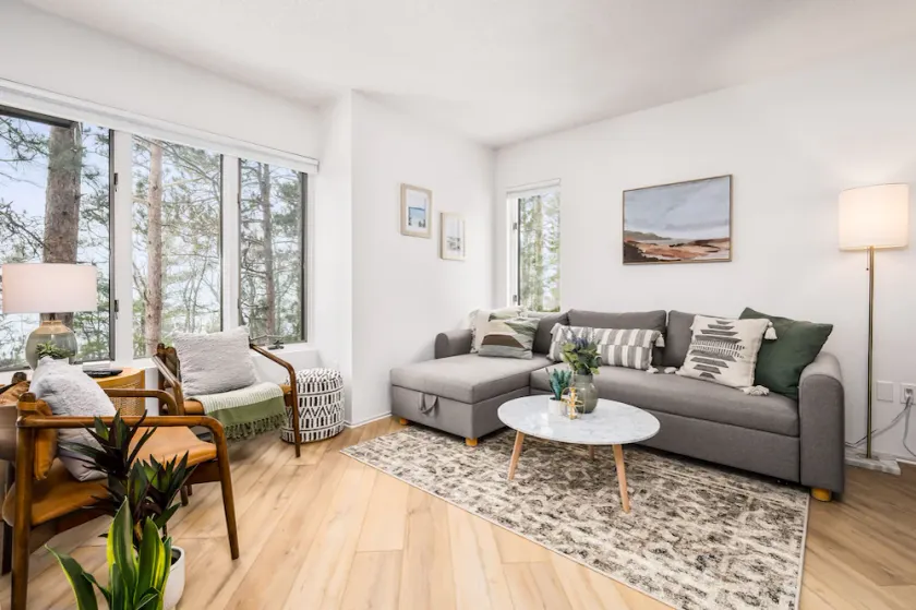 Hawks Nest Hideaway - 2 Bed 2 Bath - Screened In Deck - Image 1
