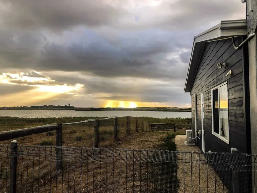 Coorong Island Retreat - Farm Stay at Pet Friendly Property - Image 1