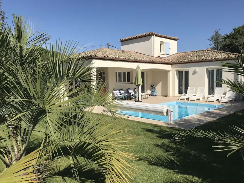Neues Ferienhaus in ruhiger Lage mit beheiztem Pool - Image 1