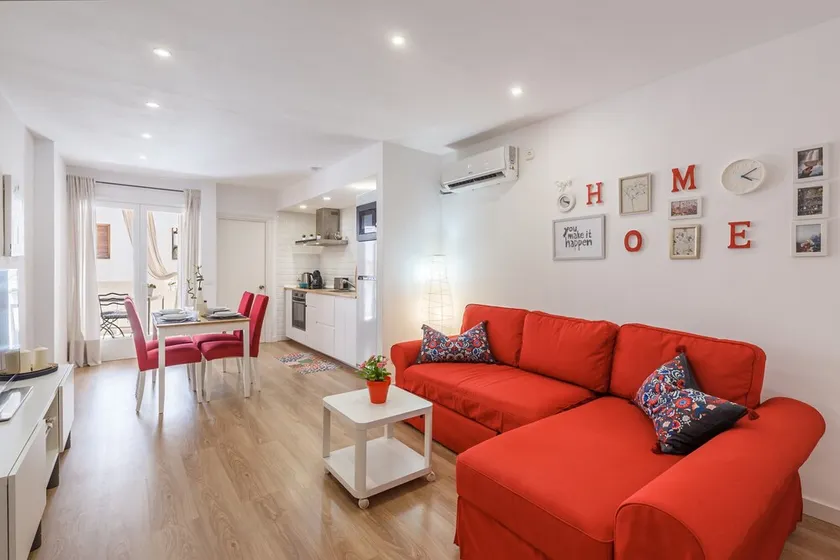 Central Holiday Apartment \"Aire del Mar\" with Terrace, Air Conditioning and Wi-Fi - Image 1