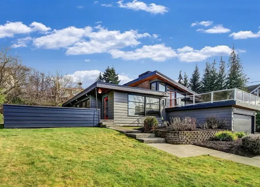 Beach Town Mid-Century Modern Home with Stunning  views of Mountains + Sound ! - Image 1