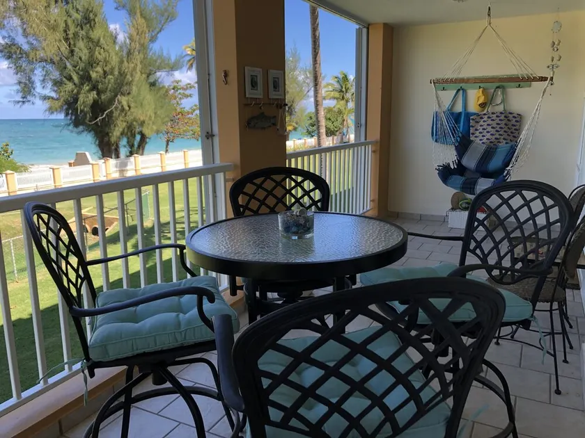 Beachfront Apartment @ Malibu Beach - Image 1