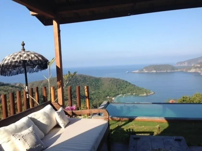 MAISON BALINESSE UNIQUE, VUES MAGNIFIQUES SUR L'OCEAN ET LA BAIE DE ZIHUATANEJO - Image 1