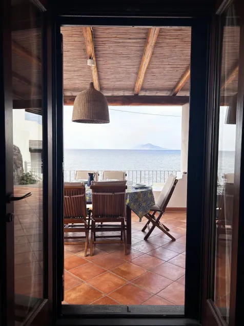 Eolisk stil villa på stranden med en vidunderlig terrasse - Strongyle - Image 1