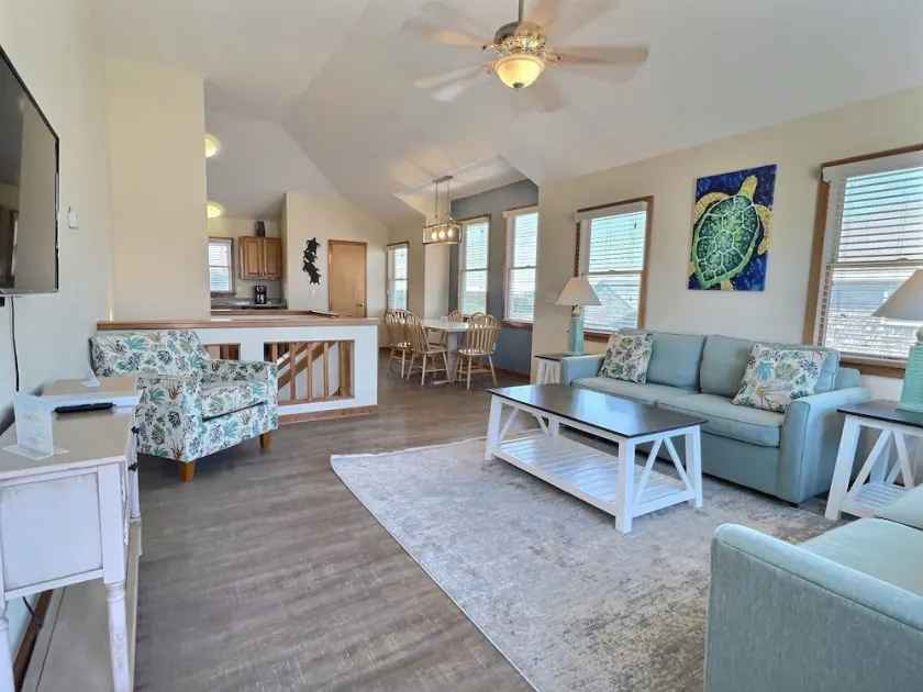 Sea Turtle- Semi-Oceanview- Short Walk to Beach- Community Pool & Spa - Image 1