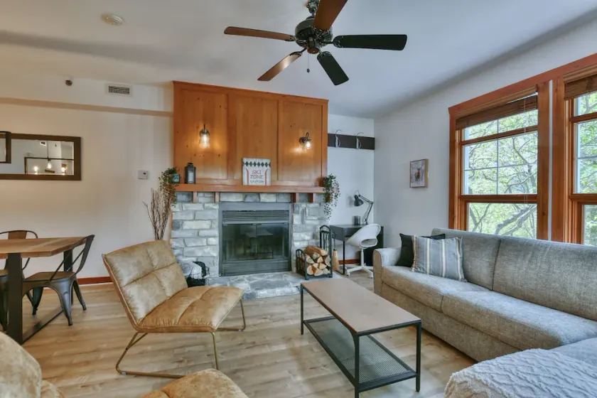 Enchanting condo overlooking Lac du Mont-Tremblant CITQ # 311589 - Image 1