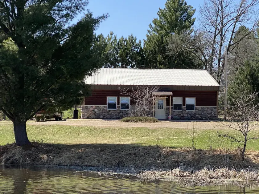 R & R am See, Duplex-Einrichtung ermöglicht es einer oder mehreren Familien zu bleiben - Image 1