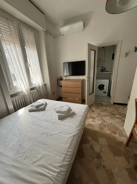 JOIVY Cosy Studio Near Metro, Quick Ride to Milan Centre - Image 1