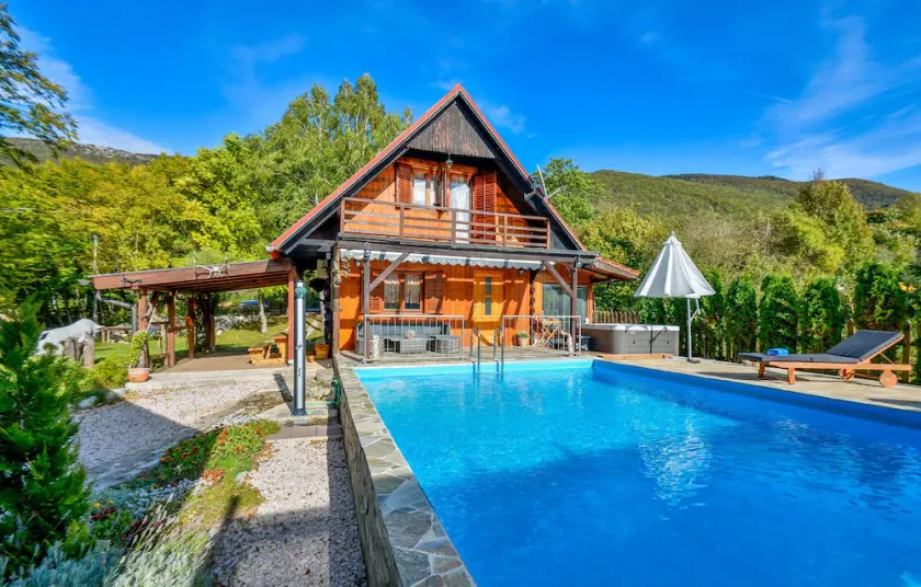Lovely home in Frkasic - Image 1