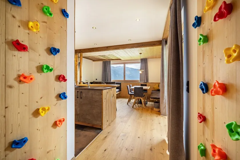 Apartment „Bergsteiger – Patleidhof“ mit Bergblick und privater Sauna am Balkon - Image 1