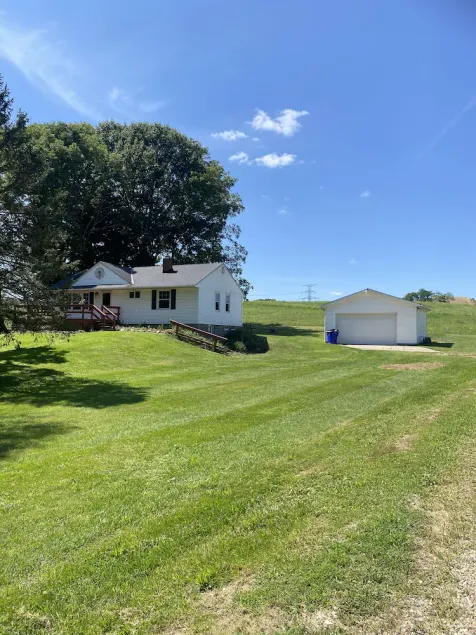 Countryside- 3 Bedroom Home - Image 1