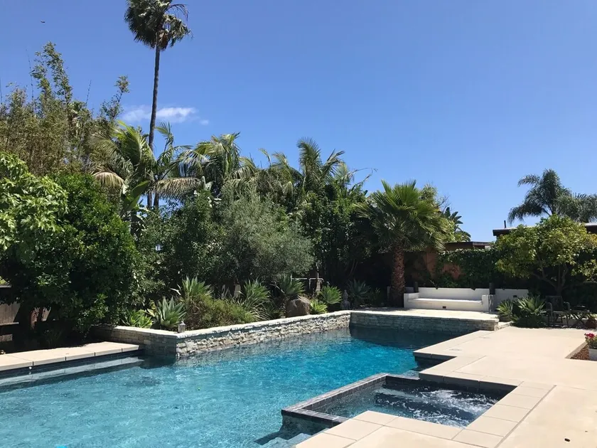 LUXURY HOME IN PERFECT LOCATION 5 mins from BEACH with POOL & - Image 1