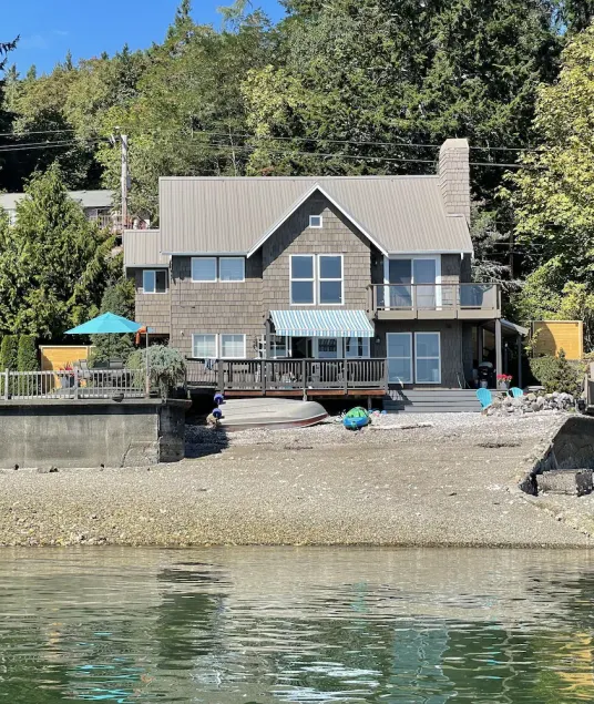 \"Sky's Landing\" Beachfront Home på Hood Canal - Image 1