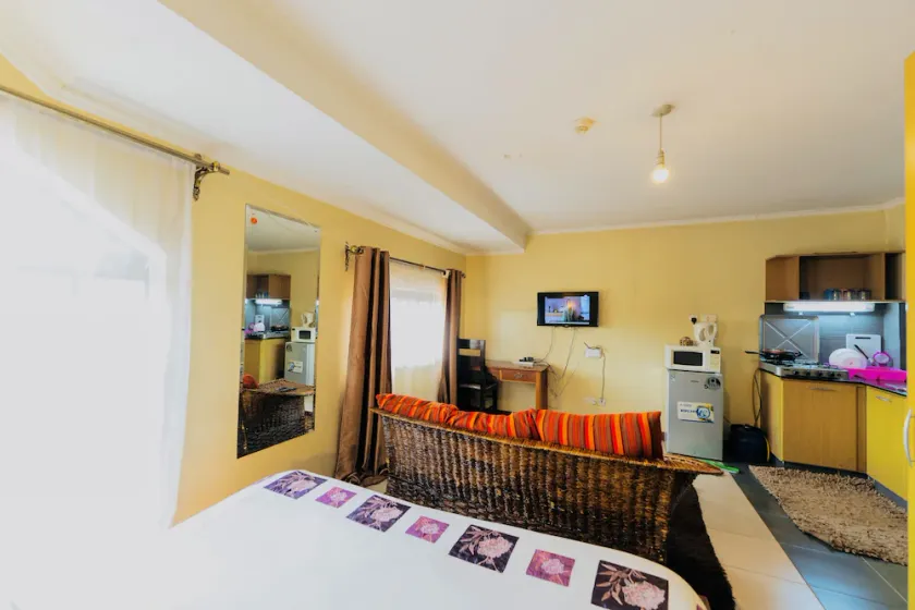 Sapia-Studio Room - Image 1