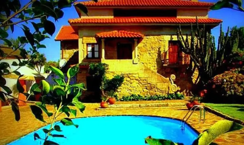 Detached Luxury Villa  - Image 1
