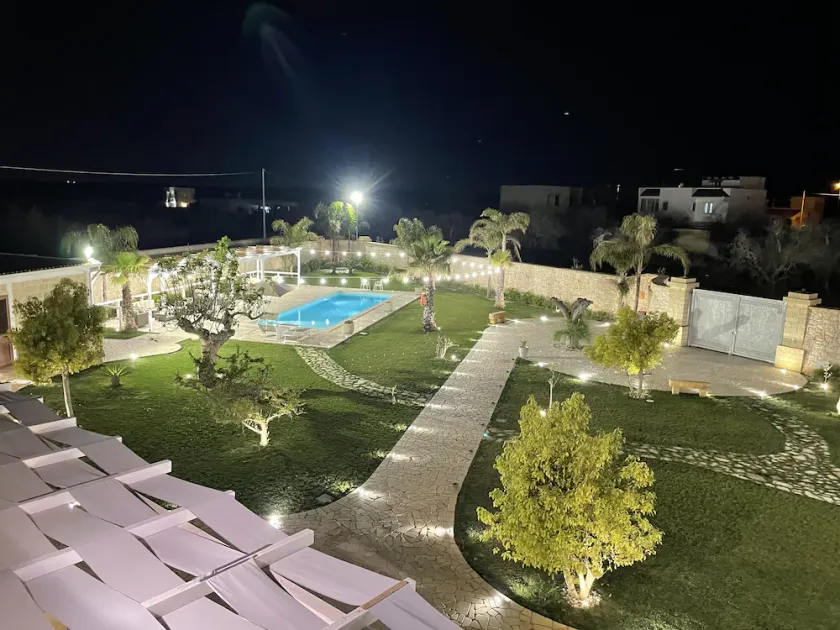 Apartments with exclusive private pool - Image 1