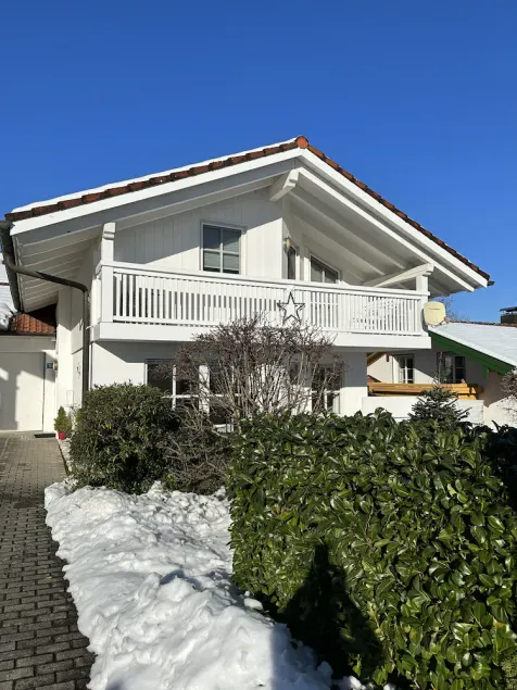 Moderna casa de férias perto do Chiemsee, com uma bela vista da montanha - Image 1