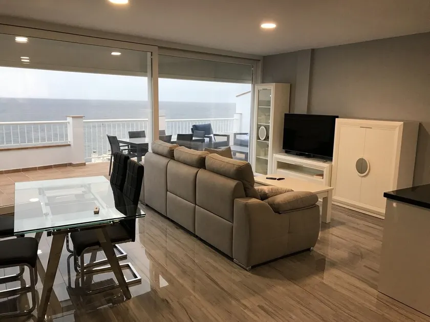 Lovely Beach Apartment - Image 1