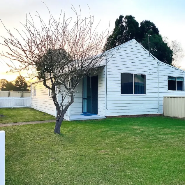 Longford Cottage - Image 1