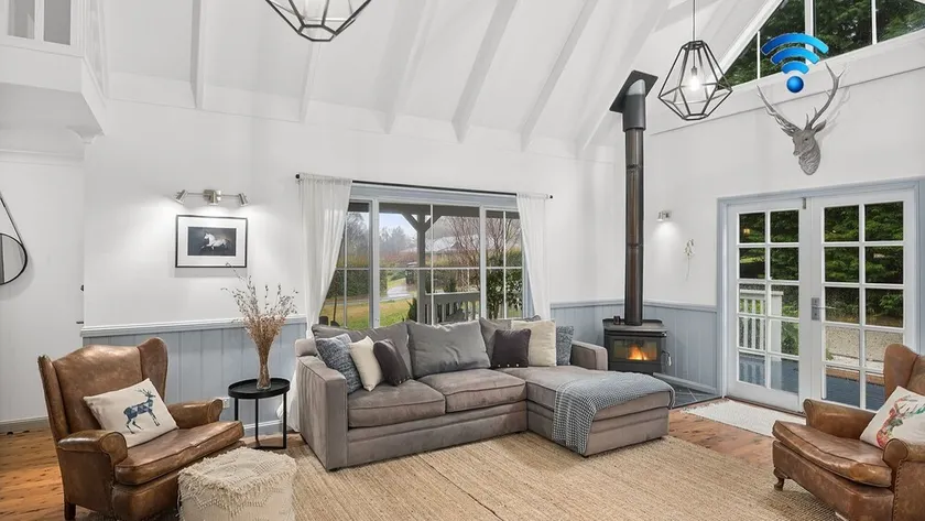 Dove Cottage – cosy storybook cottage in a private setting with a fireplace - Image 1