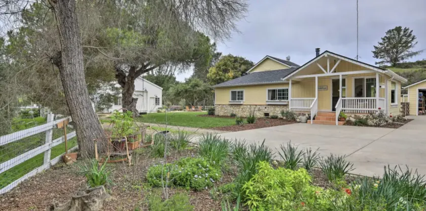Charming private farmhouse cottage - Image 1