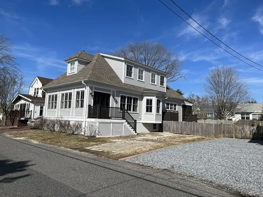 Modern beach house located in historic West Cape May, NJ - Image 1