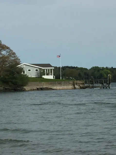 Rose Cottage Oceanfront with Private Dock - Image 1